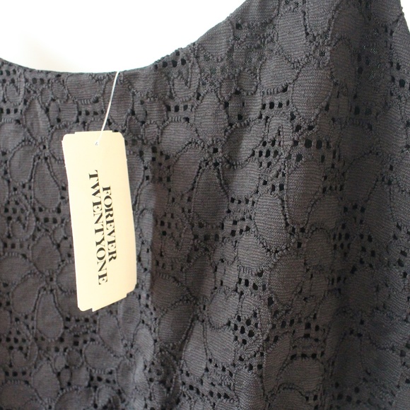 ✿ NWT Little Black Lace Floral Romper ✿ - Picture 3 of 4